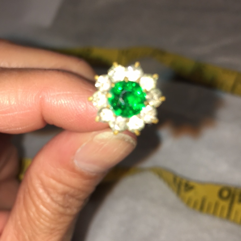 Emerald stone vintage hat pin/Stick pin